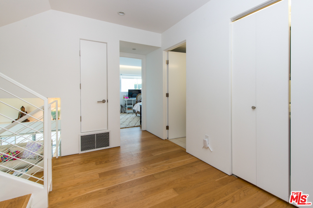338 Rennie Avenue, Unit B Venice, CA 90291 - Photo 20 of 31