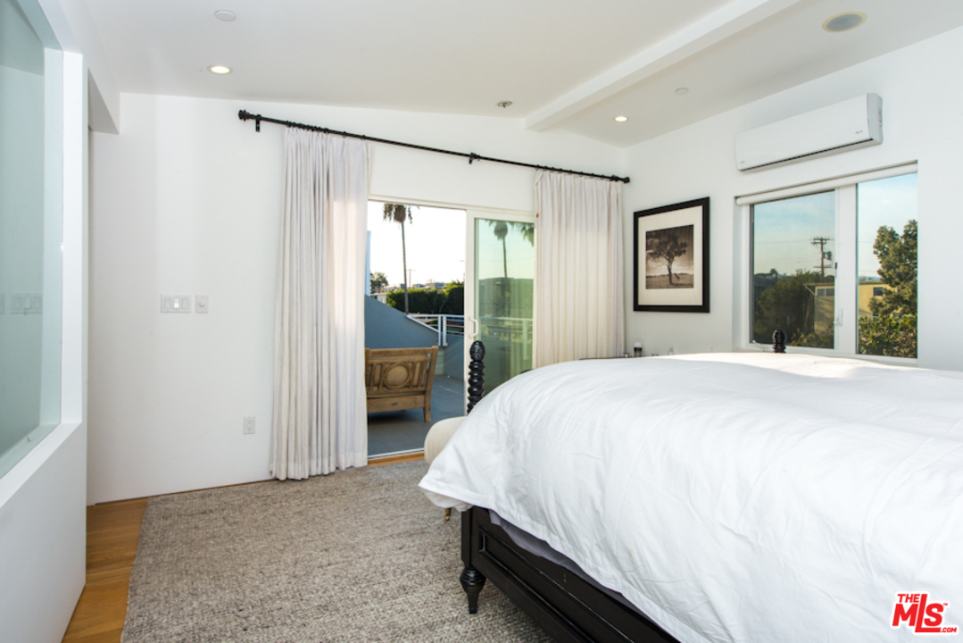 338 Rennie Avenue, Unit B Venice, CA 90291 - Photo 27 of 31