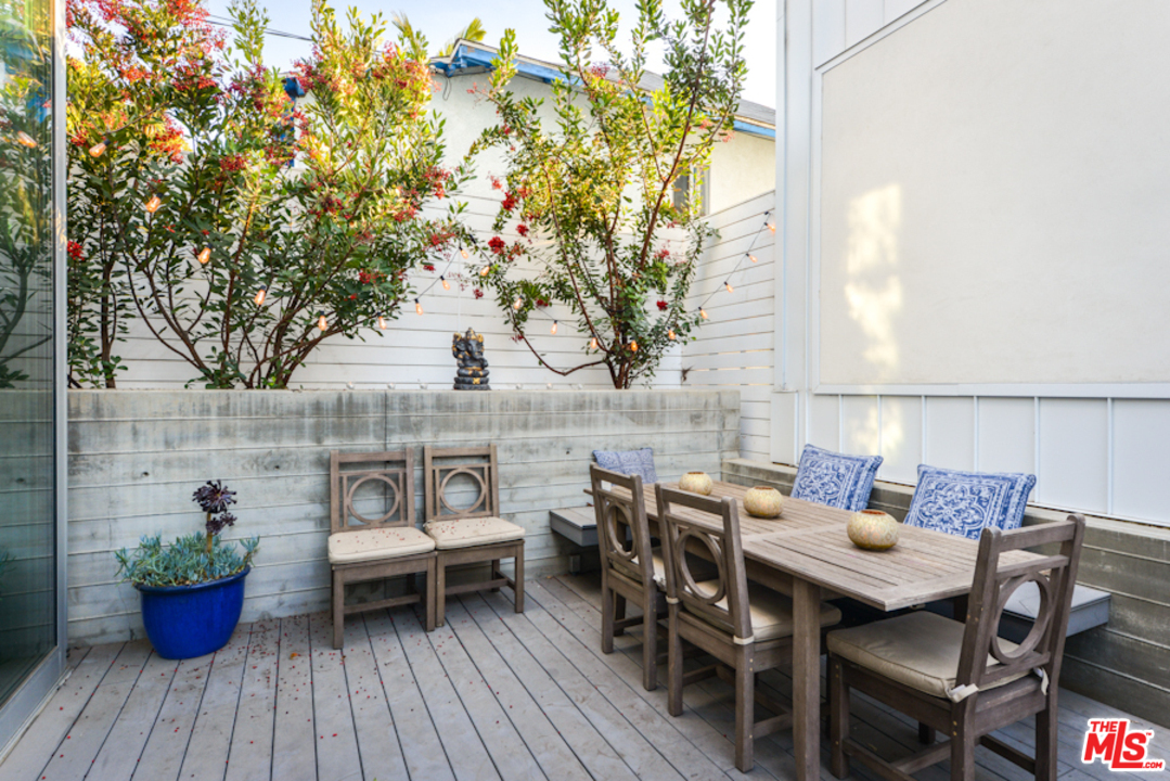 338 Rennie Avenue, Unit B Venice, CA 90291 - Photo 7 of 31