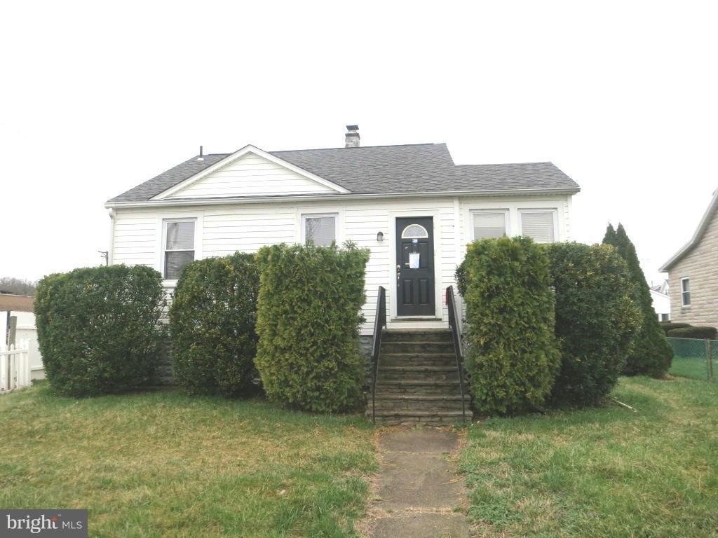 7107 North Point Road Baltimore, MD 21219 - Photo 1 of 16 Exterior (Front)