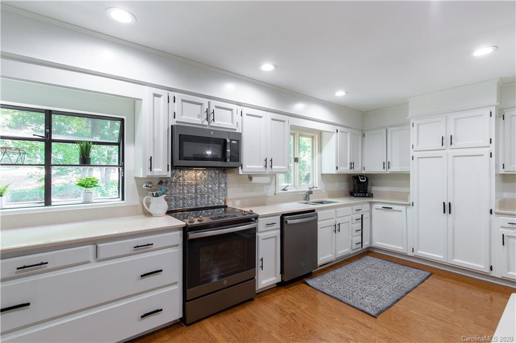 16 Catawba Ridge Road Lake Wylie, SC 29710 - Photo 6 of 45