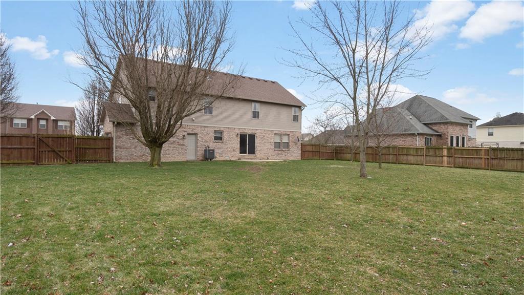 854 Planters Road Indianapolis, IN 46239 - Photo 10 of 36