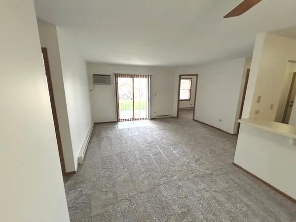 $1,700 | 1345 Cunat Court, Unit 1B, Lake In The Hills, IL 60156