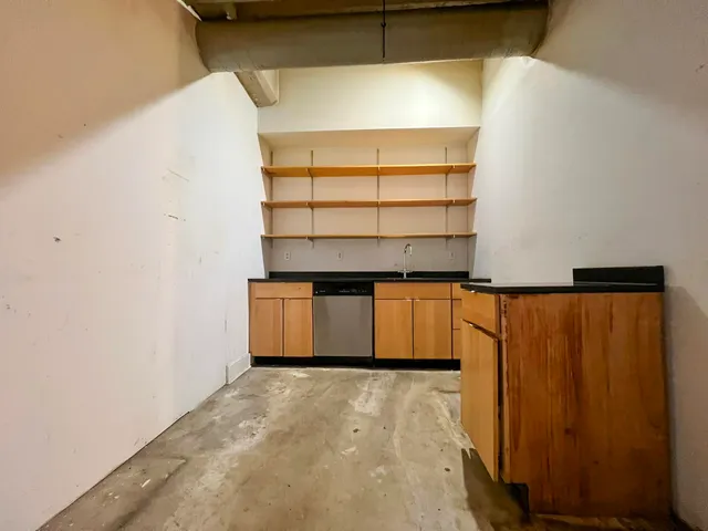 $325,000 | 140 Bay Street, Unit 4J, Jersey City, NJ 07302