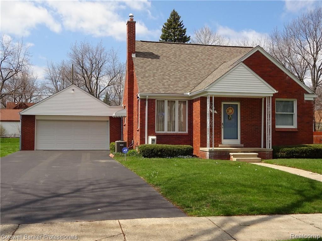 92 Exmoor Road Waterford, MI 48328 - Photo 1 of 26 Front photo- note the recently paved driveway. New concrete floor in the garage.