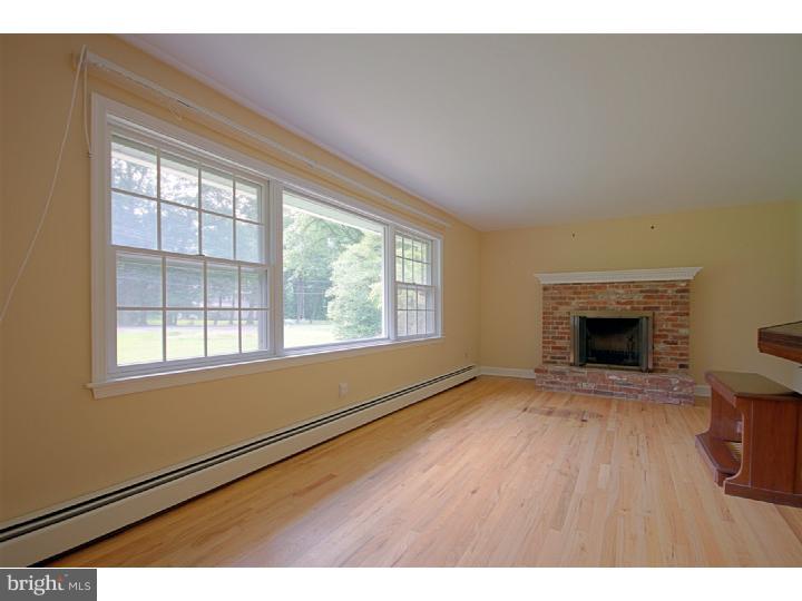 309 Cowpath Road Lansdale, PA 19446 - Photo 3 of 25 Living Room