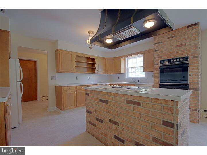 309 Cowpath Road Lansdale, PA 19446 - Photo 10 of 25 Kitchen