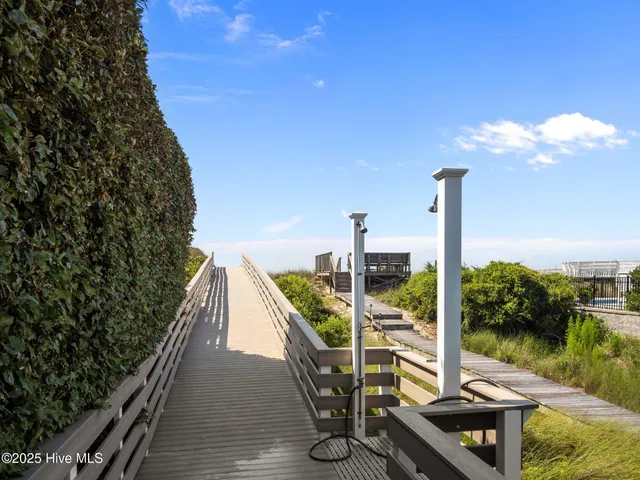 $1,043,000 | 9706 Ashley Place, Emerald Isle, NC 28594