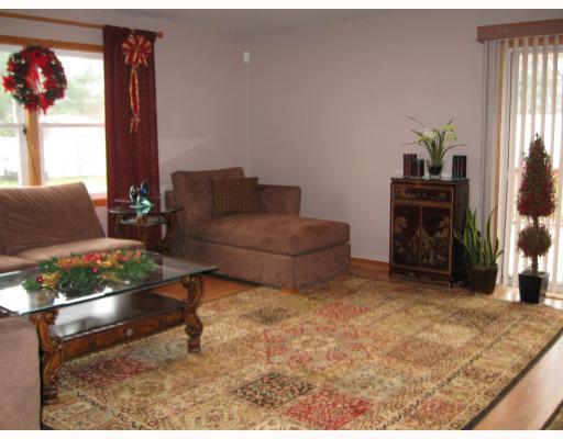 3550 Morefield Road Hermitage, PA 16148 - Photo 8 of 18 Den/Family/Great Room.