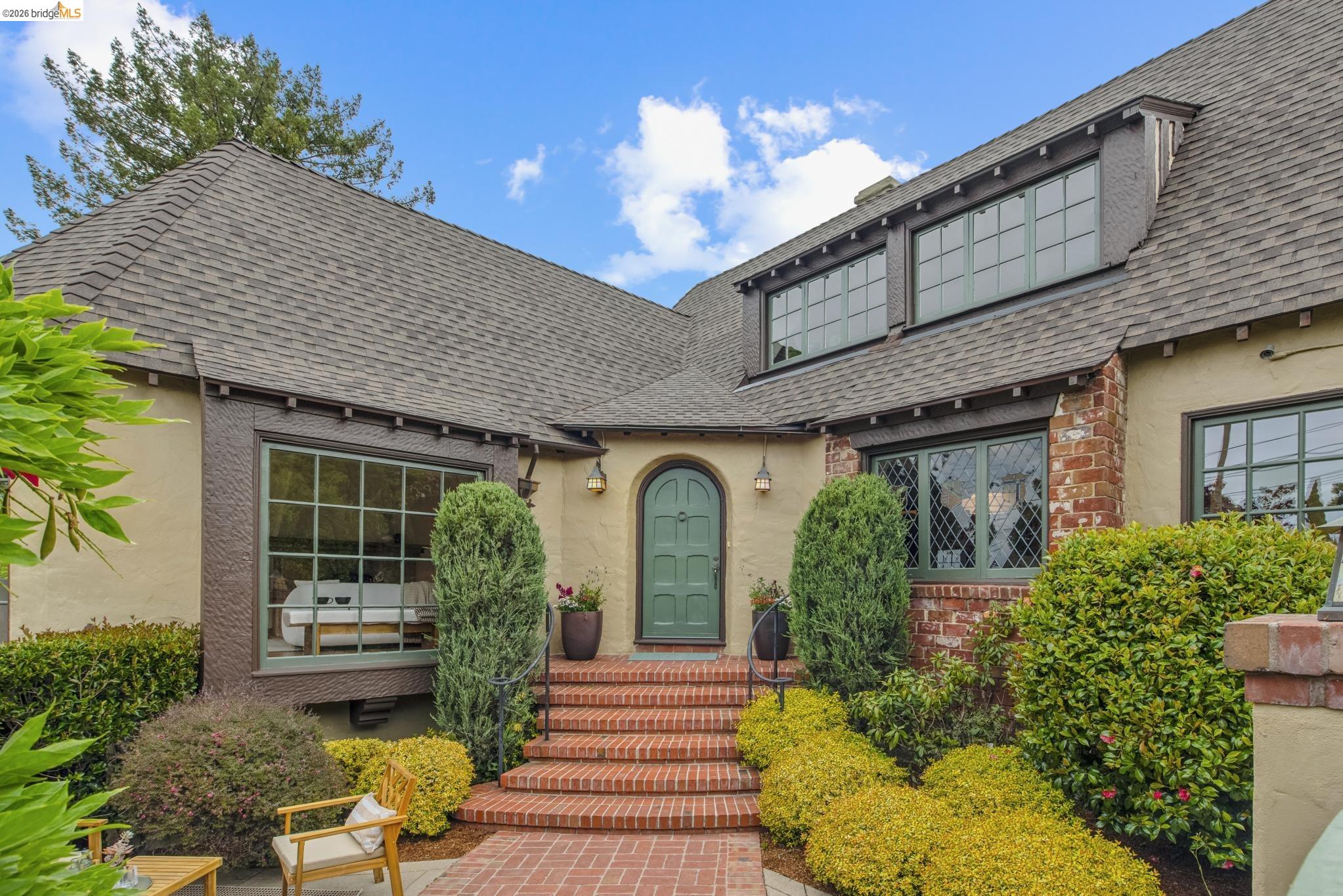 131 Montrose Road Berkeley, CA 94707 - Photo 5 of 77