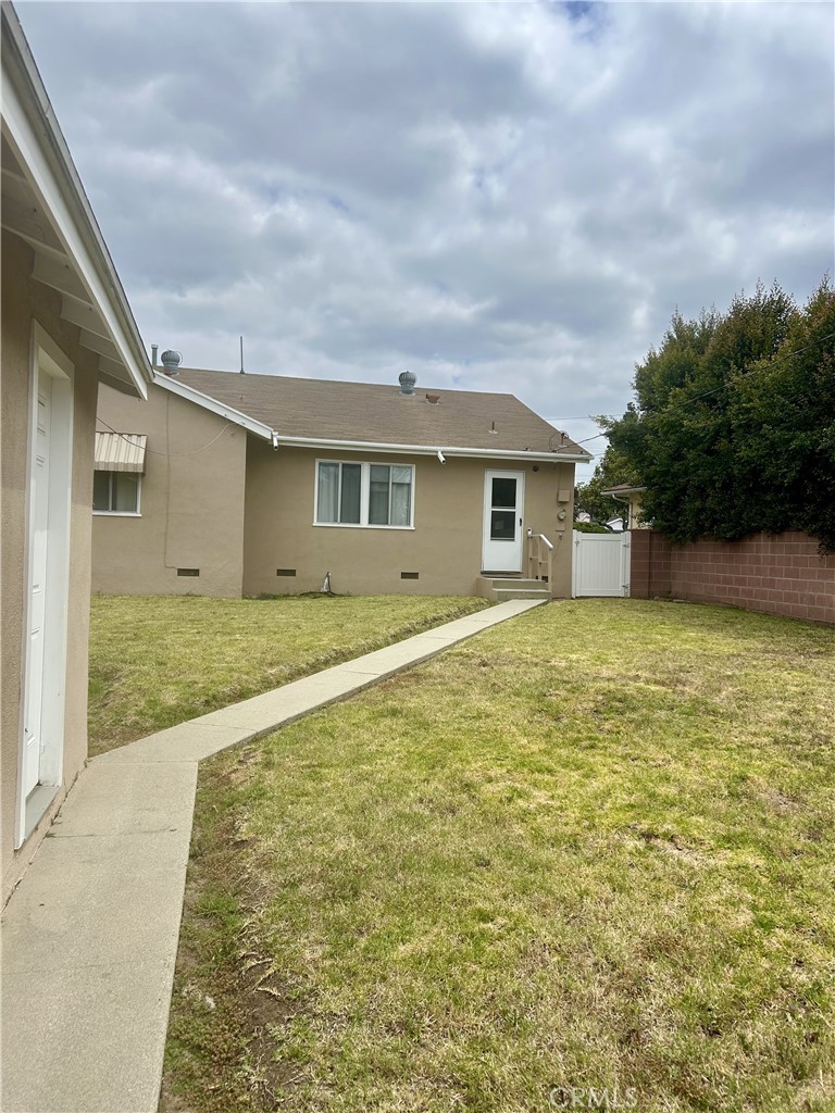 15712 Lambert Road Whittier, CA 90604 - Photo 3 of 18 Back yard