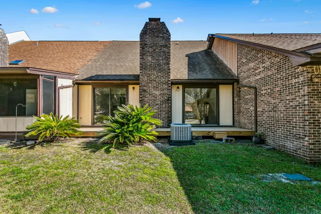 $295,000 | 62 Hidden Cove Drive, Valparaiso, FL 32580