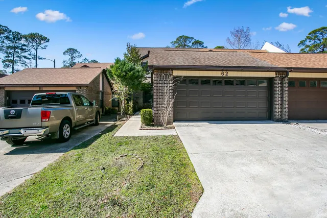 $295,000 | 62 Hidden Cove Drive, Valparaiso, FL 32580