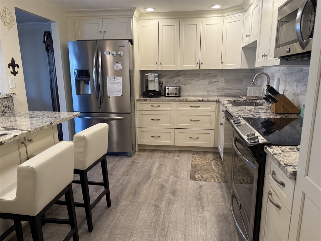 9 Broadway, Unit 304 Saugus, MA 01906 - Photo 4 of 24