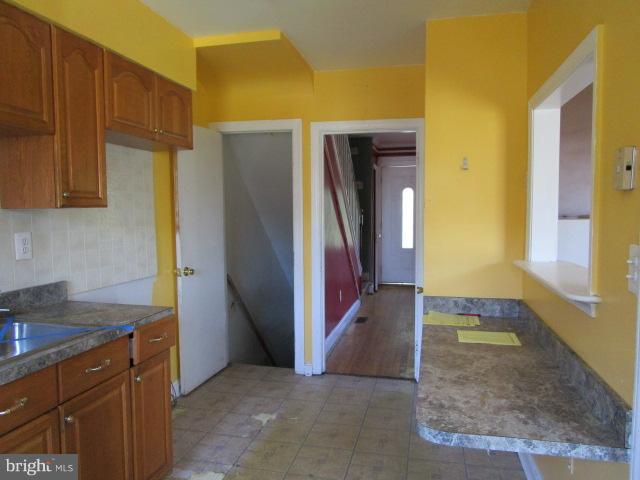 1109 Andover Road Baltimore, MD 21218 - Photo 7 of 16 Kitchen