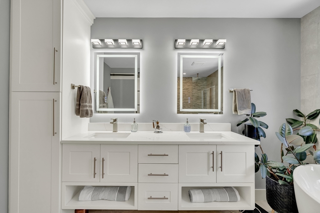 32 Lantern Lane Wellesley, MA 02481 - Photo 18 of 41
