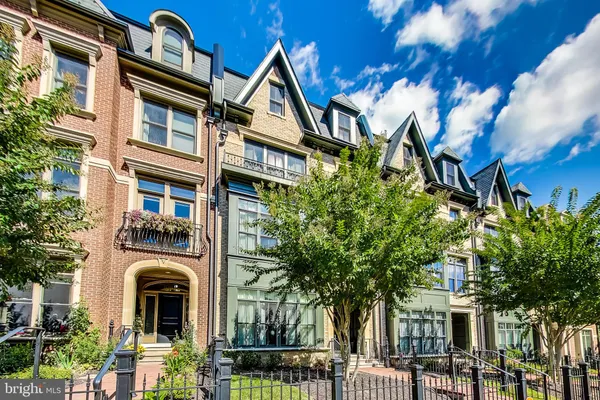 a view of a fountain in the patio with a fountain