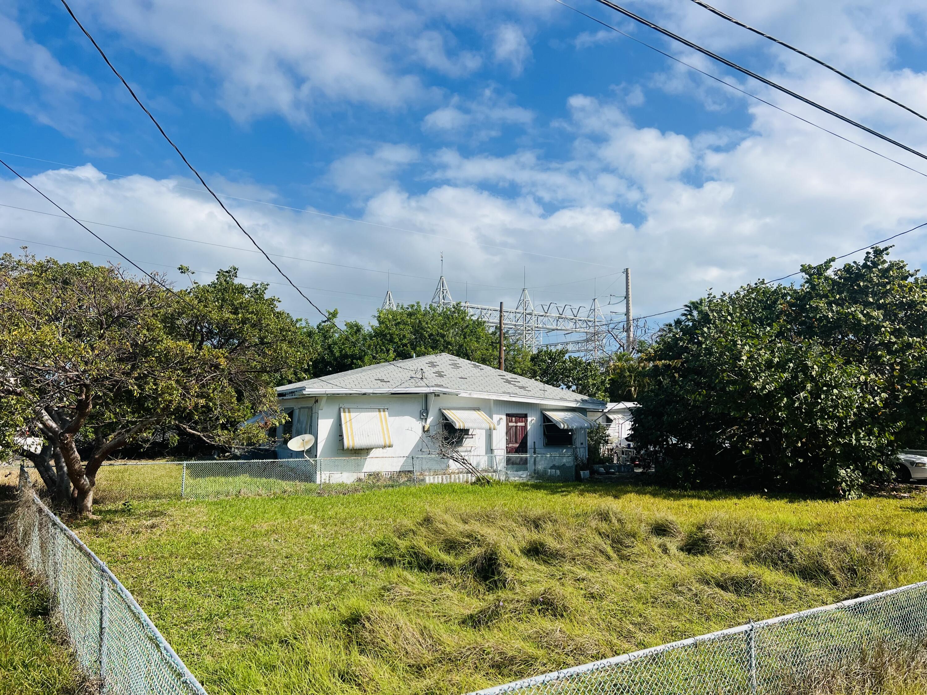 30919 Edward Road, Unit A & B Big Pine Key, FL 33043 - Photo 1 of 10 Main House