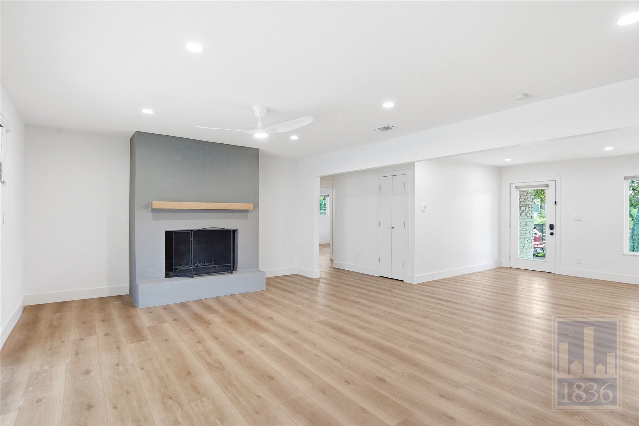 2703 Burleson Road Austin, TX 78741 - Photo 7 of 34