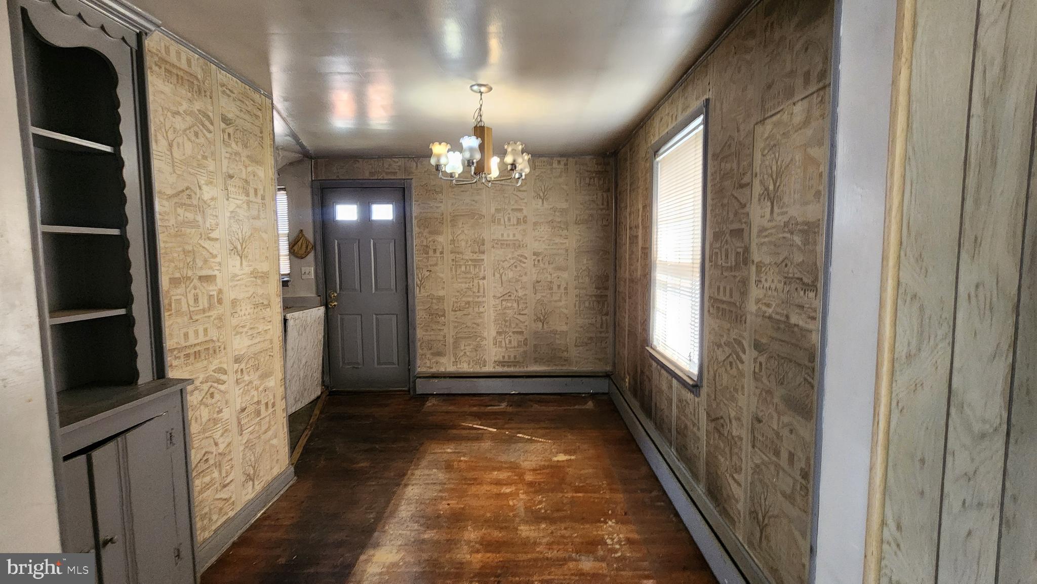 936 Olmstead Road Baltimore, MD 21208 - Photo 11 of 24 a view of a hallway