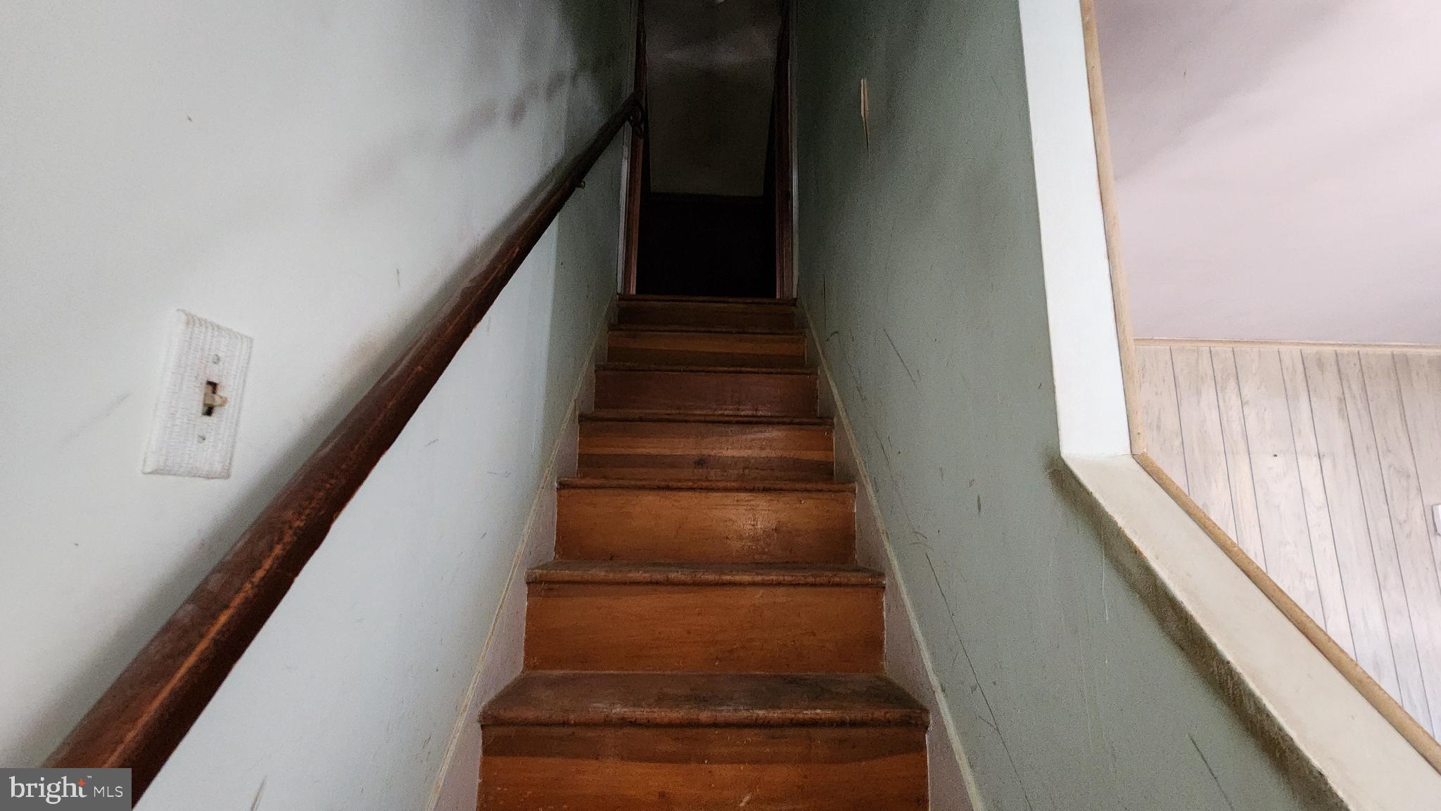 936 Olmstead Road Baltimore, MD 21208 - Photo 18 of 24 a view of entryway