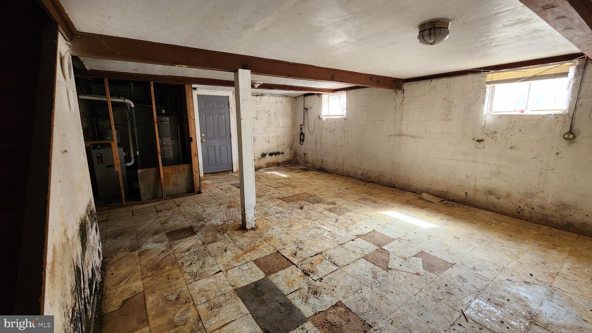 936 Olmstead Road Baltimore, MD 21208 - Photo 23 of 24 a view of a big room with glass door