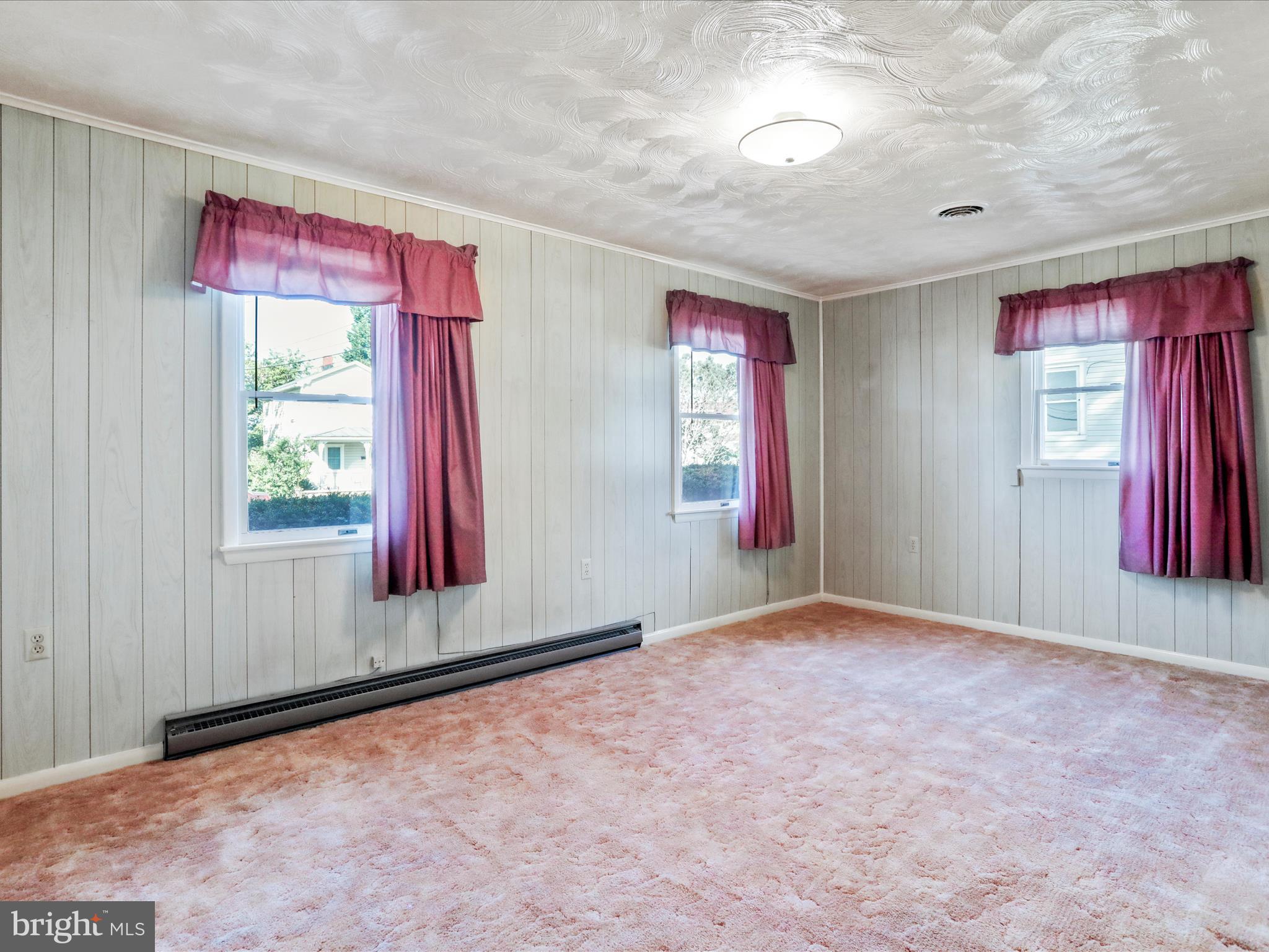 205 South George Street Ranson, WV 25438 - Photo 22 of 31 Large bedroom #1