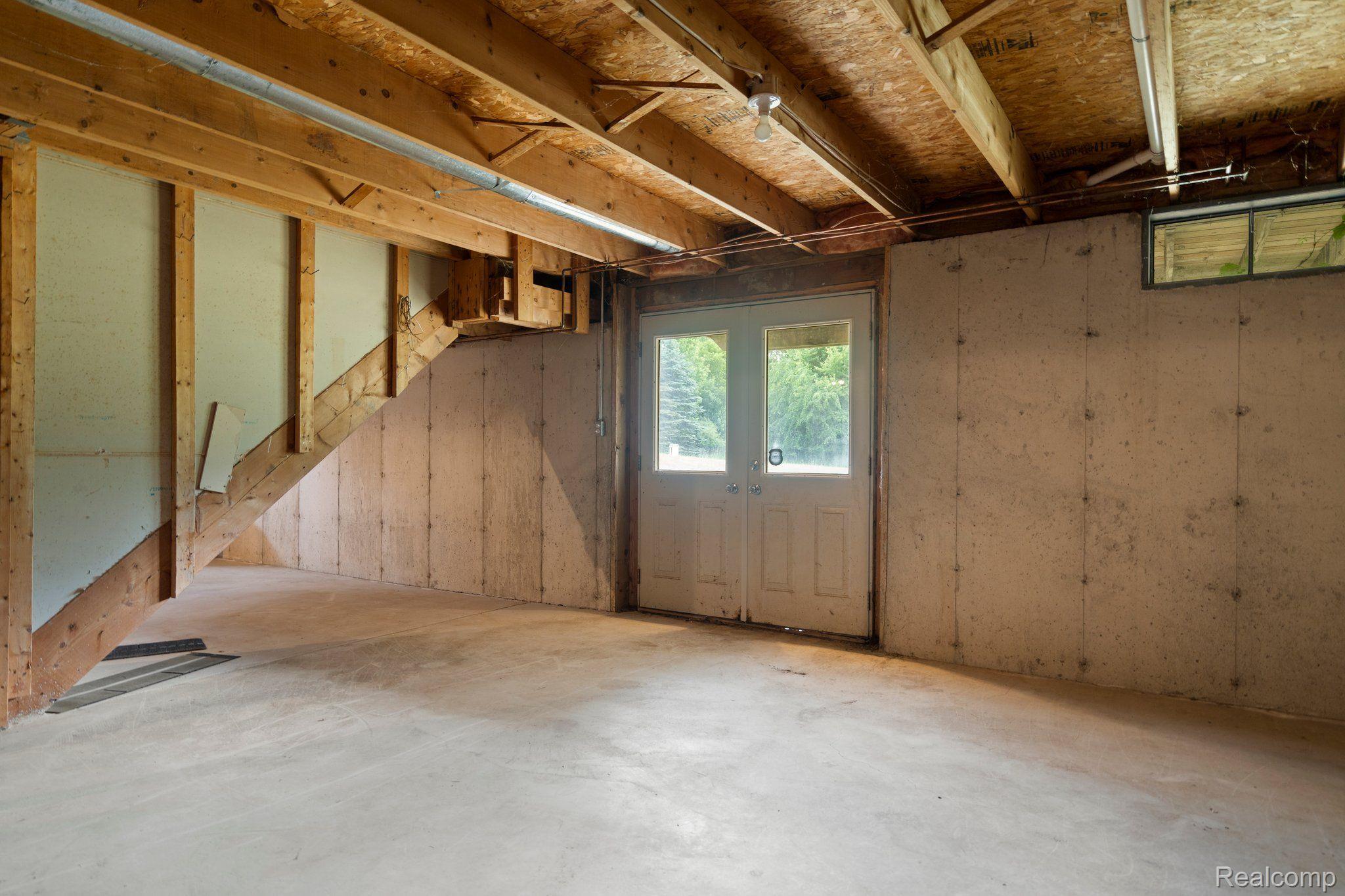 9775 West Allen Road Fowlerville, MI 48836 - Photo 9 of 21 Walk out basement