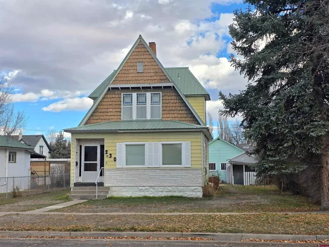 $239,500 | 230 Dennis Street, Monte Vista, CO 81144