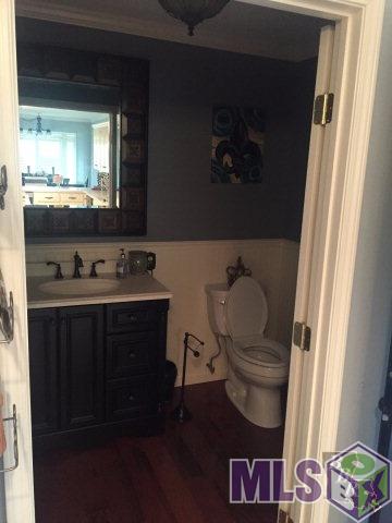 1908 Savanne Road Houma, LA 70360 - Photo 5 of 20 Guest Bath