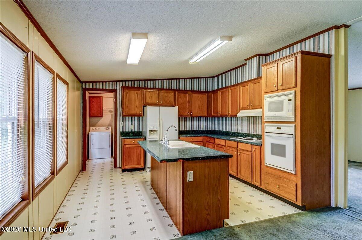 2041 King Road Southaven, MS 38672 - Photo 13 of 32 11-KMP_9517_18_19_20_21