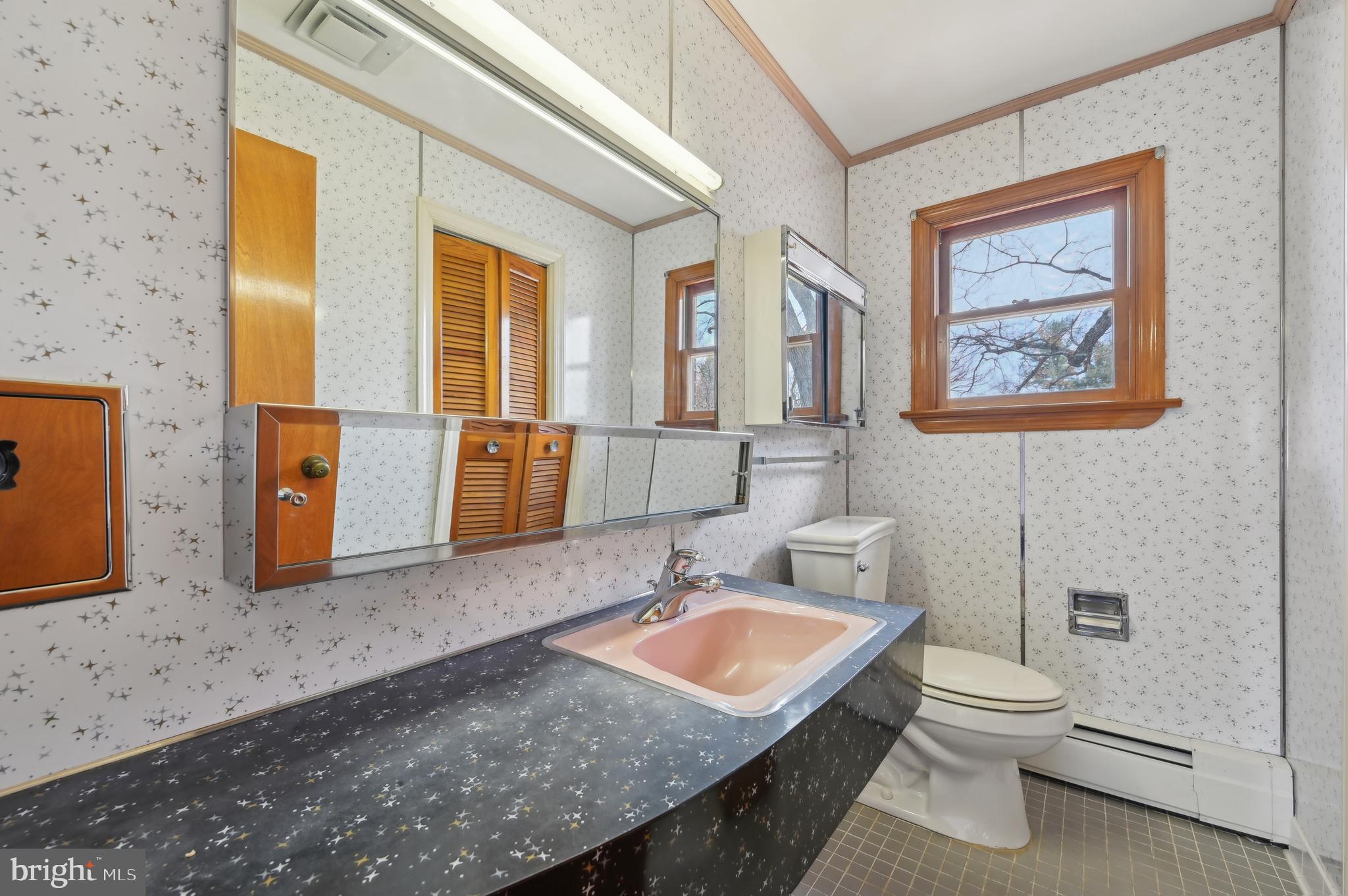 6165 Hanover Road Hanover, MD 21076 - Photo 27 of 91 Main Level Half Bathroom