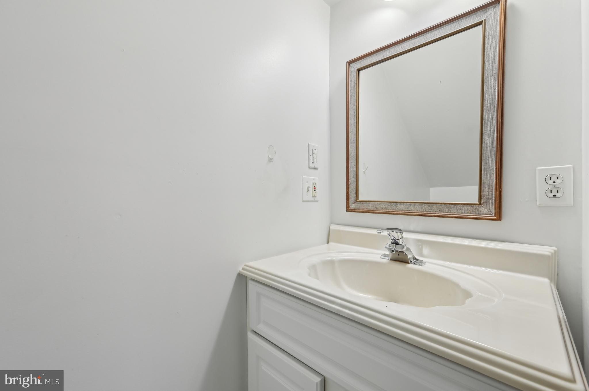 6165 Hanover Road Hanover, MD 21076 - Photo 35 of 91 Upper Level Half Bath