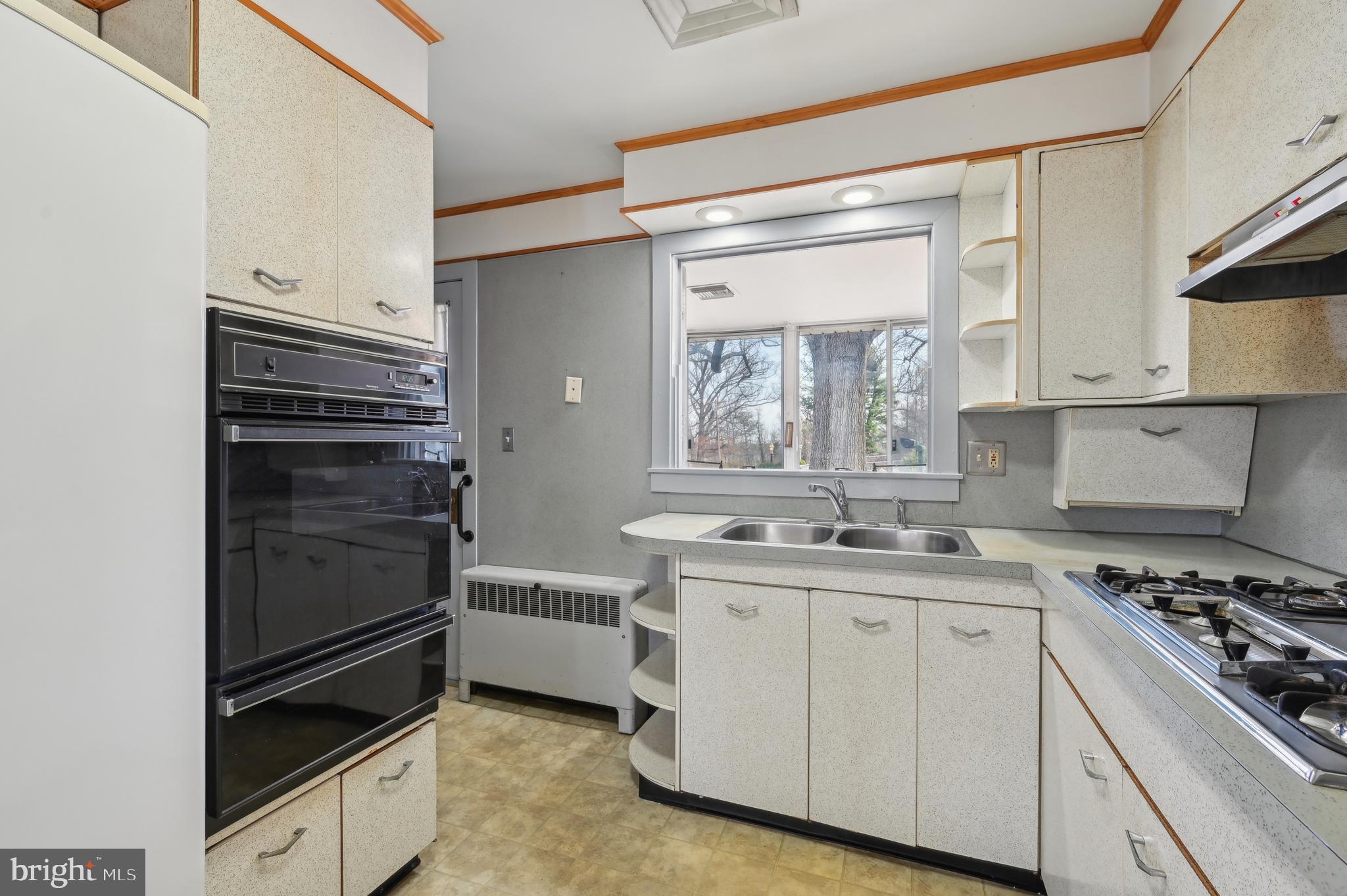 6165 Hanover Road Hanover, MD 21076 - Photo 7 of 91 Kitchen