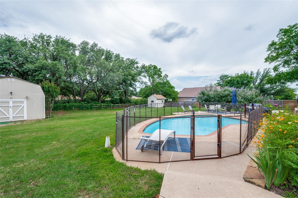 230 Ridgebriar Lane Double Oak, TX 75077 - Photo 11 of 20 This Yard Has It All!