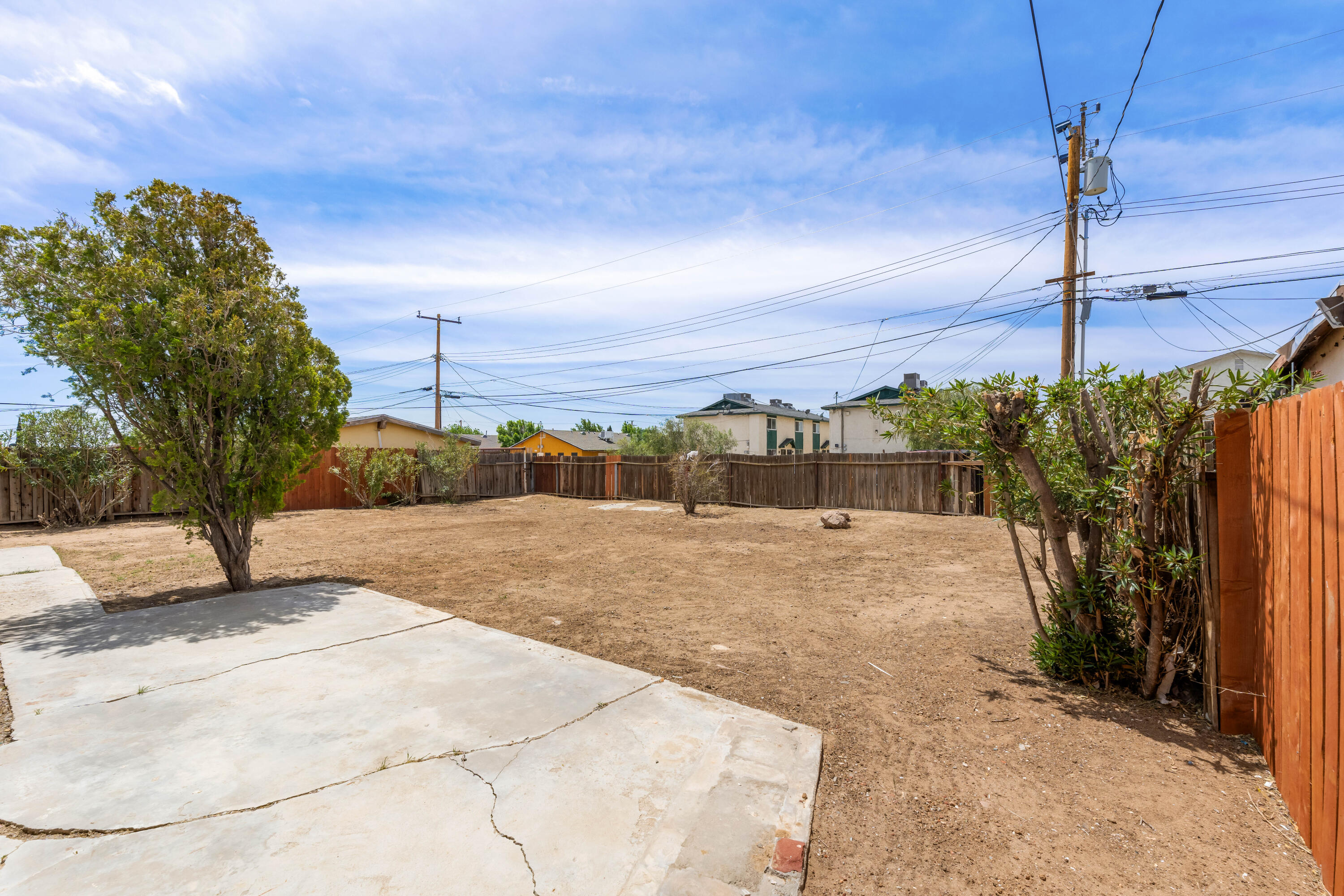 15593 M Street Mojave, CA 93501 - Photo 39 of 53 a view of a backyard