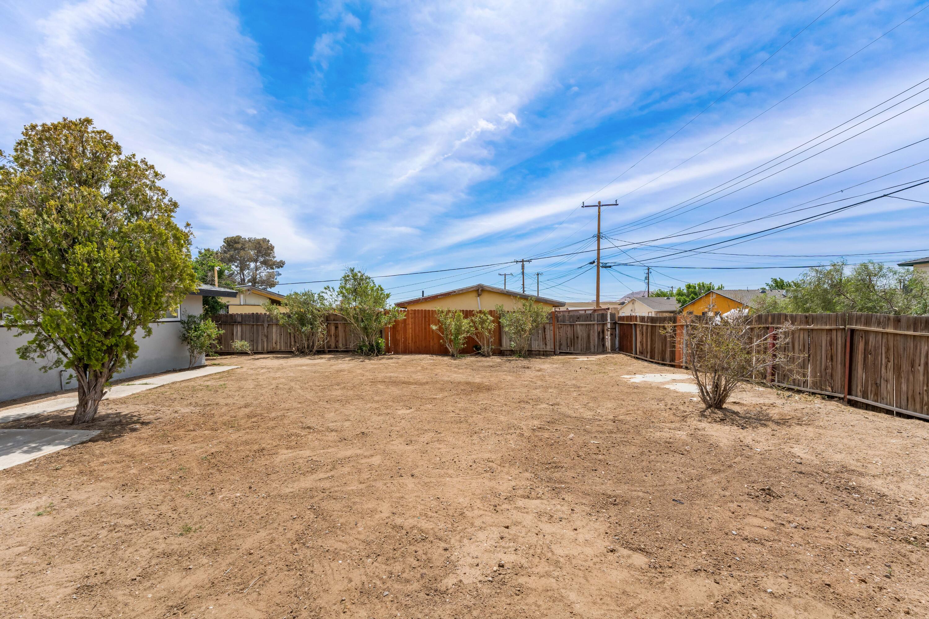 15593 M Street Mojave, CA 93501 - Photo 41 of 53 a view of a backyard