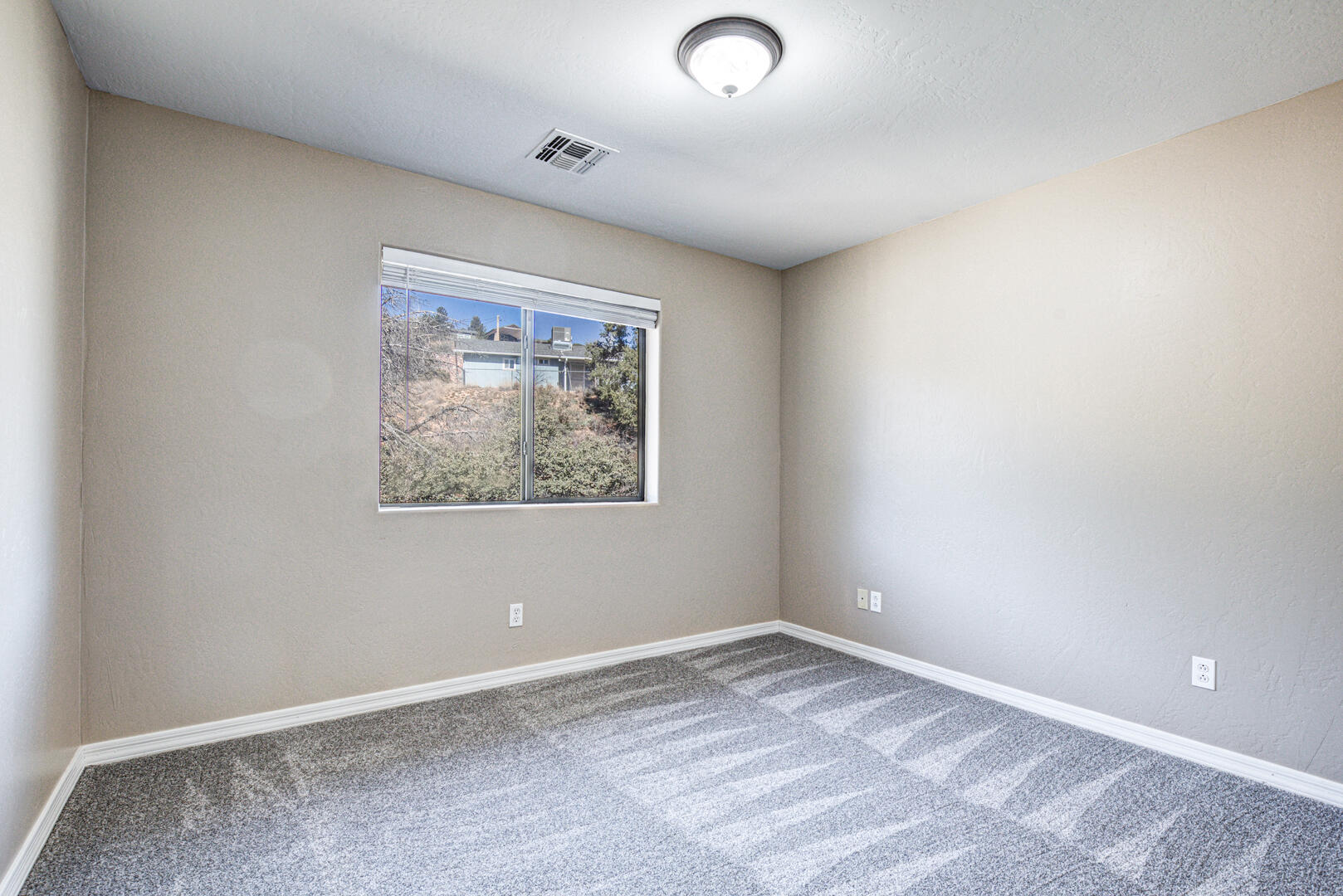 308 West Frontier Street, Unit G Payson, AZ 85541 - Photo 23 of 35 2nd Bedroom