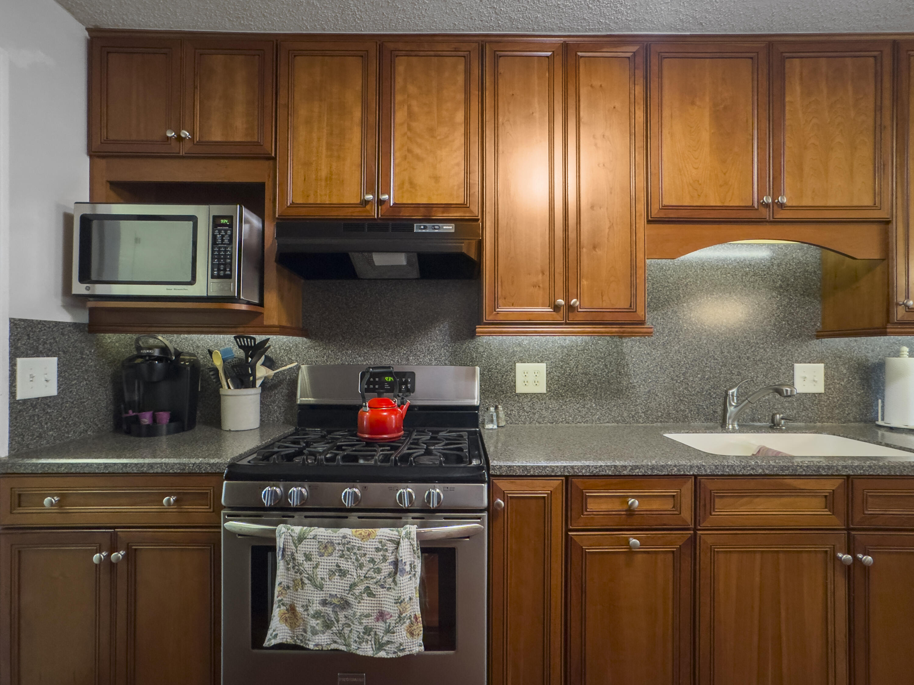 411 Red Fox Run Summerville, SC 29485 - Photo 17 of 38 Photo Apr 10 2025, 9 35 56 AM