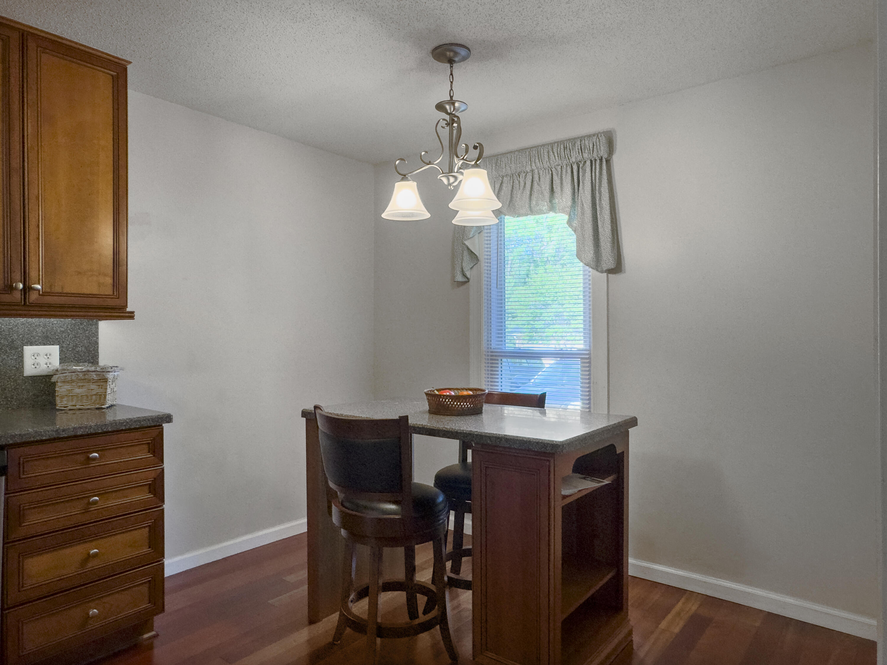 411 Red Fox Run Summerville, SC 29485 - Photo 18 of 38 Photo Apr 10 2025, 9 34 49 AM