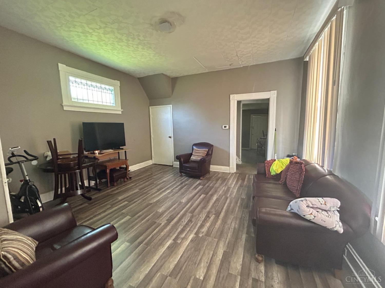 1242 Quebec Road Cincinnati, OH 45205 - Photo 9 of 10