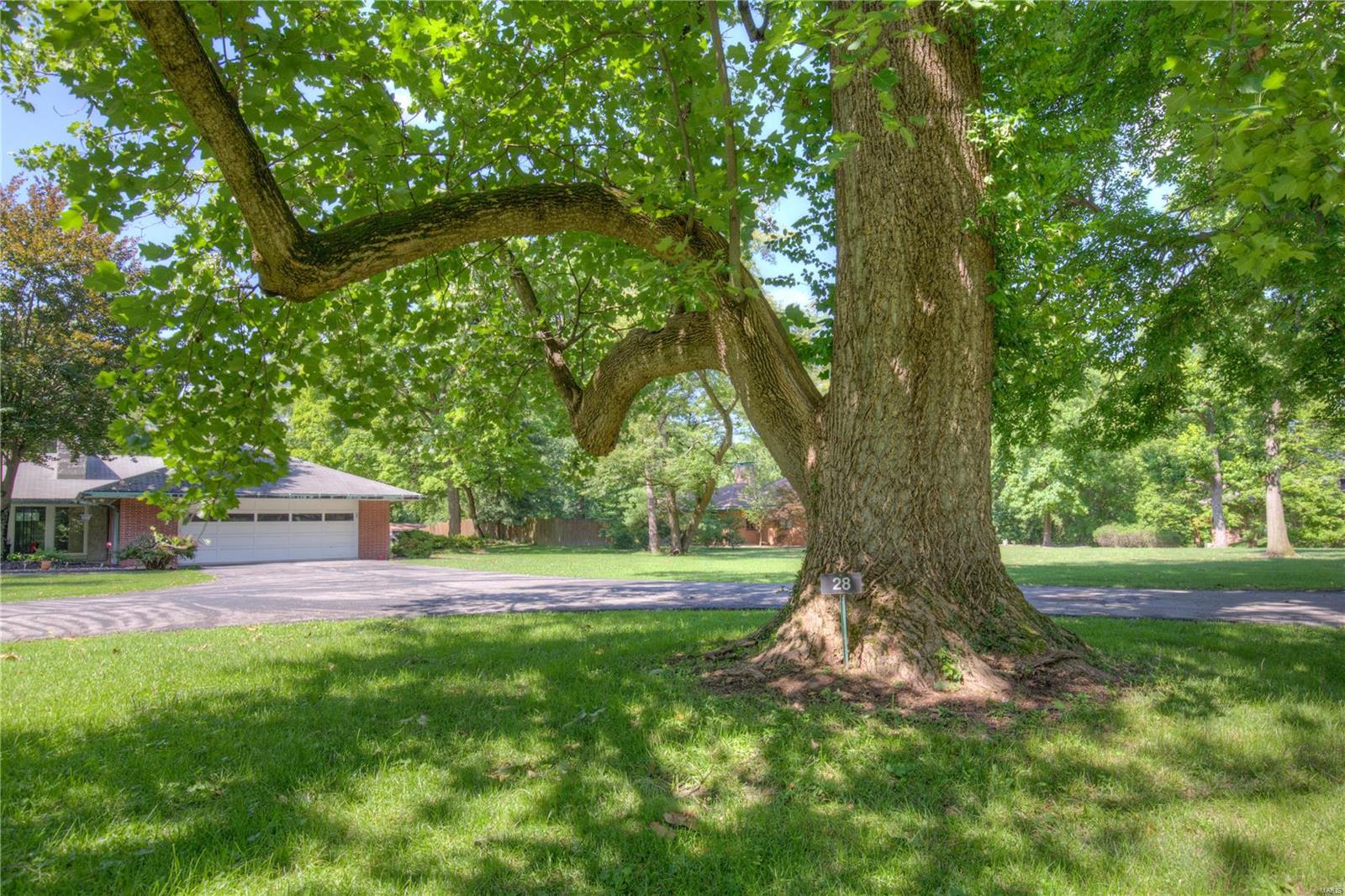 28 Logan Road Alton, IL 62002 - Photo 2 of 37 Gallery Image 2