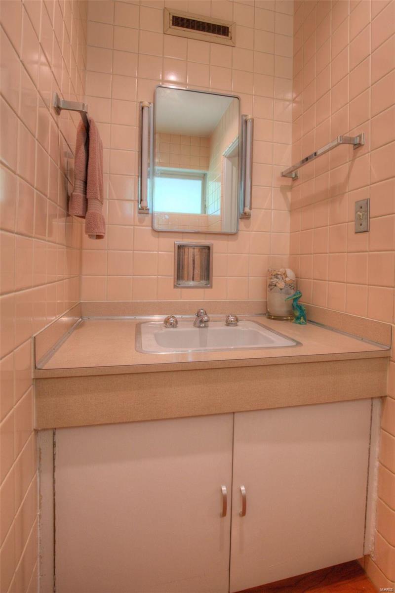28 Logan Road Alton, IL 62002 - Photo 24 of 37 Gallery Image 24
