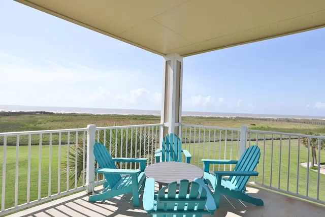 $559,500 | 4241 Pointe W Drive, Unit 203, Galveston, TX 77554