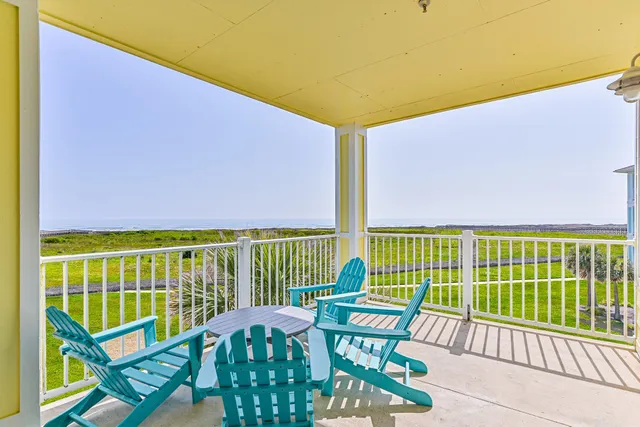 $559,500 | 4241 Pointe W Drive, Unit 203, Galveston, TX 77554