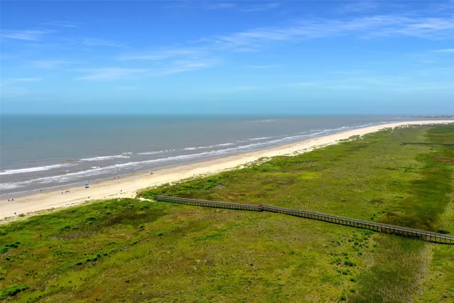 $559,500 | 4241 Pointe W Drive, Unit 203, Galveston, TX 77554