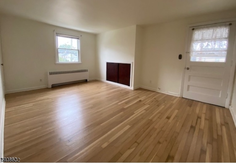 1968 Vauxhall Road Union, NJ 07083 - Photo 5 of 12