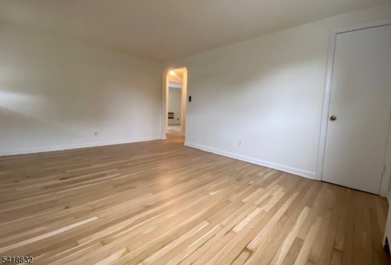 1968 Vauxhall Road Union, NJ 07083 - Photo 6 of 12