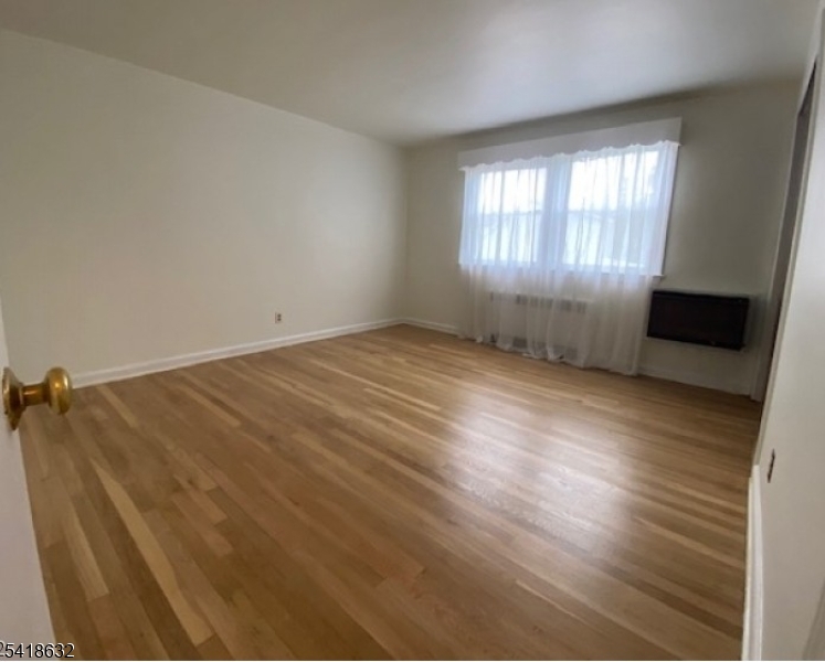 1968 Vauxhall Road Union, NJ 07083 - Photo 9 of 12