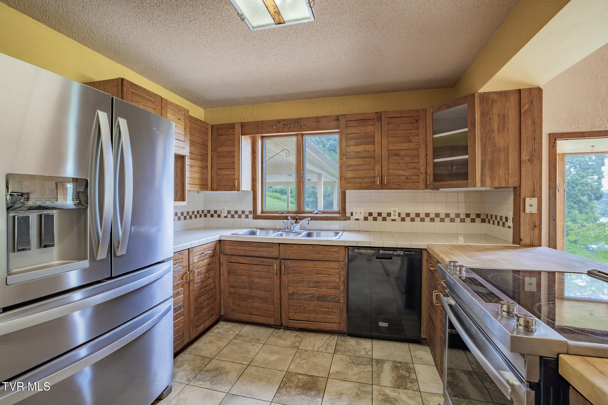 562 Gammon Road Kingsport, TN 37663 - Photo 5 of 65 1R9A8051-HDR